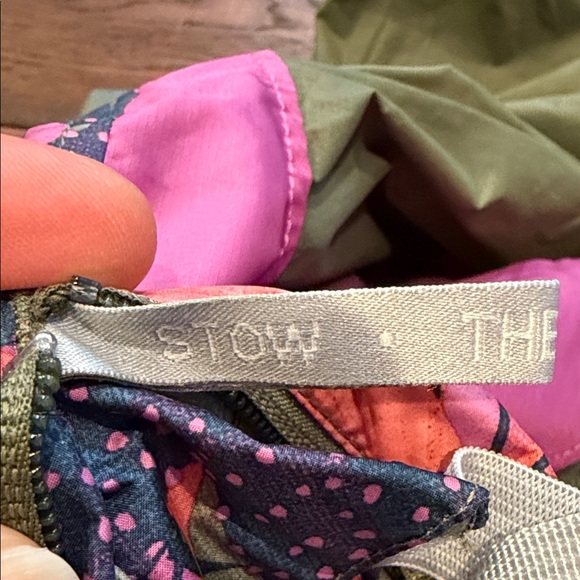 The North Face Girls Stowaway Windbreaker Jacket L 14/16 Pink Floral - Picture 15 of 16